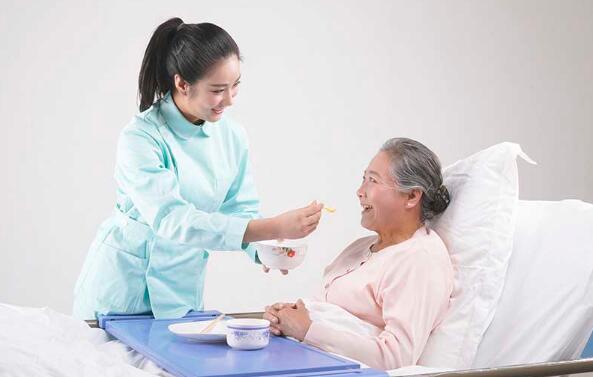 怎么找一個(gè)靠譜的保姆照顧老人